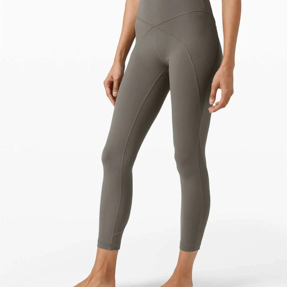 🆕💚 Lululemon Get Centred HR Tight 25” - Green Sage - Picture 11 of 11